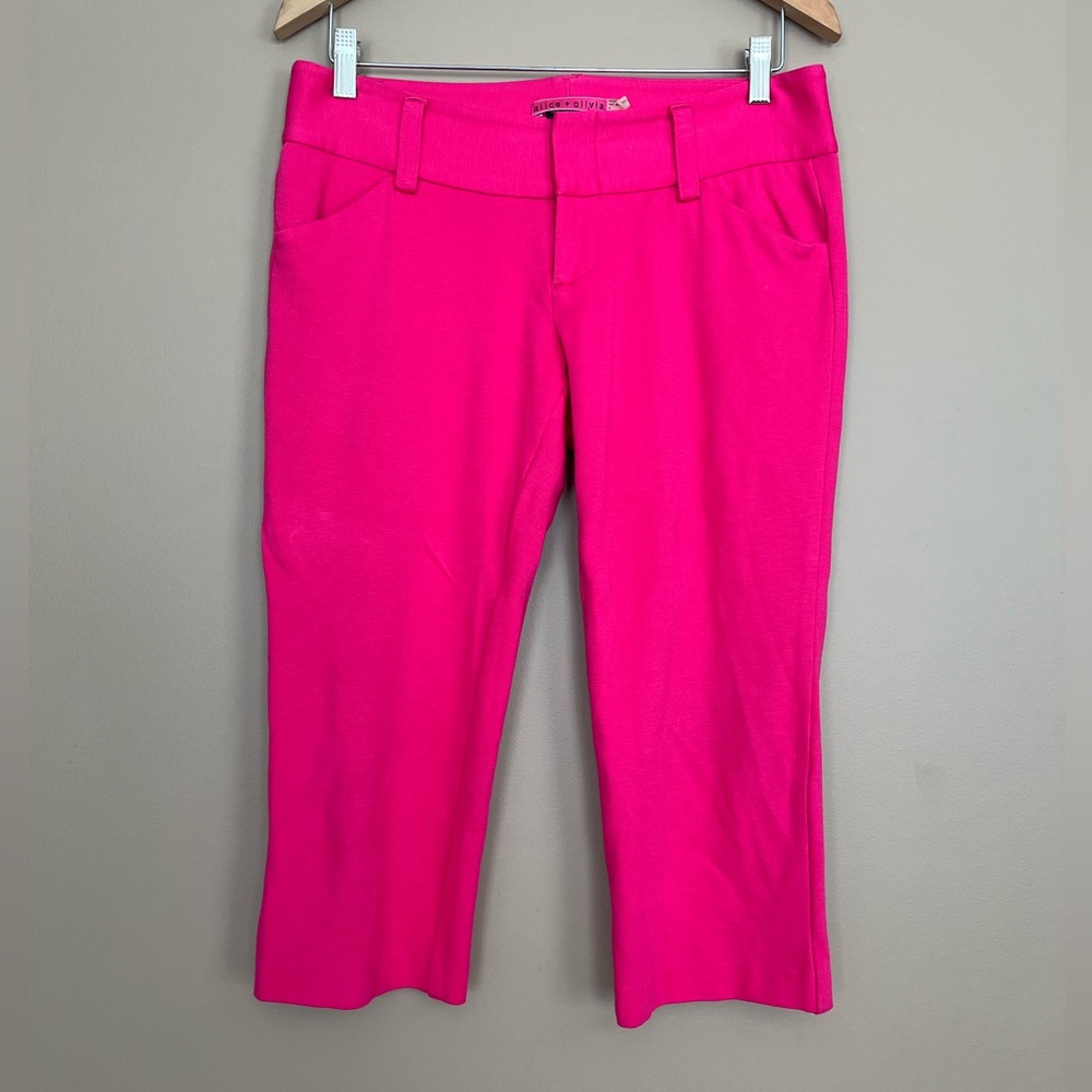 {Alice + Olivia} Stretch Knit Capri Pants in Pink - Womens 8